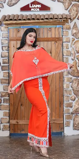 Robe Kabyle Portée avec Cape