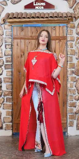 Robe Kabyle avec Cape Rouge et un Barnous Rouge